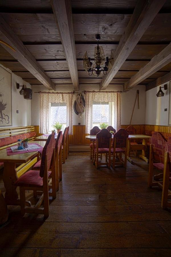 Motel Pod Stromisom Oláhpatak Kültér fotó